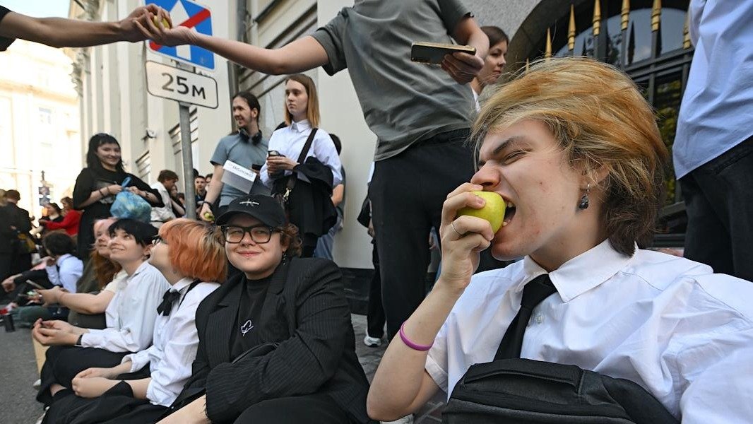 За мир — вне выборов