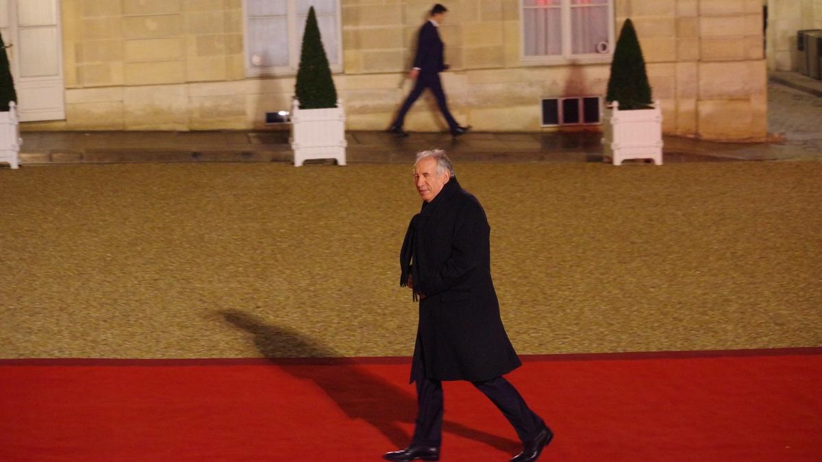 Во Франции премьер-министр отставился