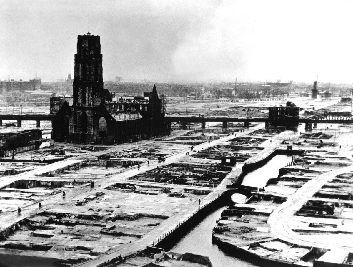 Центр Роттердама после немецких бомбардировок, 1940 год. Фото: архив